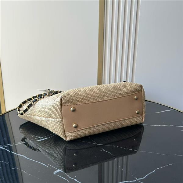 2026131204525877 700